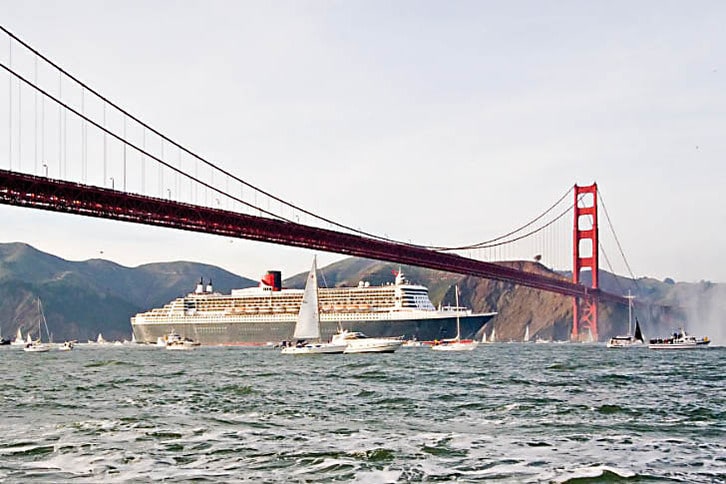 The Queen Mary 2 Clears the Golden Gate